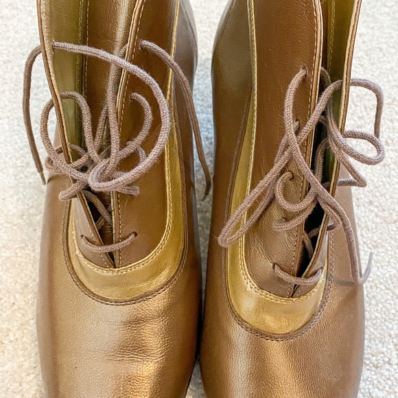 LIKE NEW California Magdesians Vintage Gold Leather Ankle Boots - Size 9.5 - Picture 4 of 12